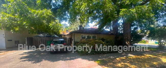 900 Orient St in Chico, CA - Foto de edificio - Building Photo