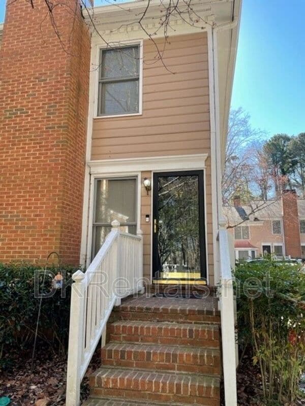 7500 Roswell Rd in Atlanta, GA - Foto de edificio - Building Photo