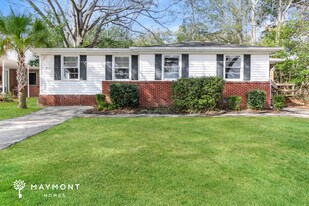 911 Airport Blvd in Columbia, SC - Building Photo