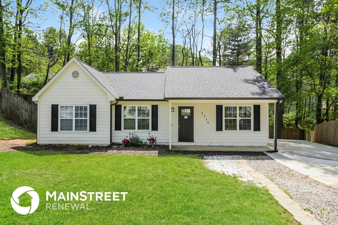 4336 Hill View Dr in Acworth, GA - Building Photo