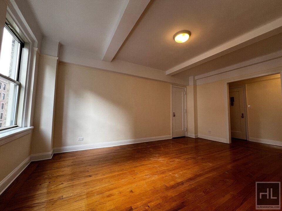 EAST 10 STREET in New York, NY - Building Photo