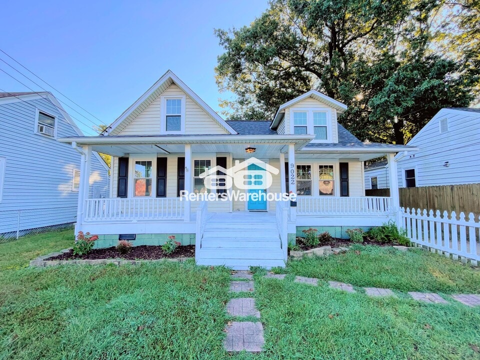 9022 Chesapeake Blvd in Norfolk, VA - Building Photo