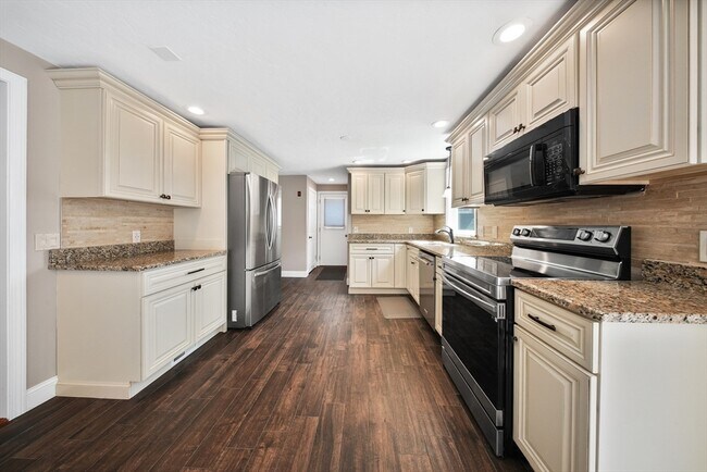 property at 6 Ellery St