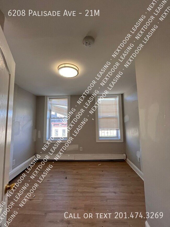 6208 Palisade Ave in West New York, NJ - Building Photo - Building Photo