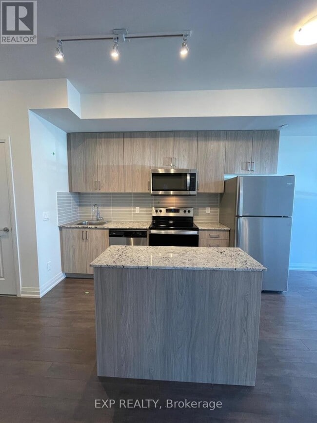 property at 10 Meadowglen Pl