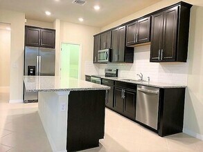 2792 Troubadour St in Palm Springs, FL - Building Photo - Building Photo