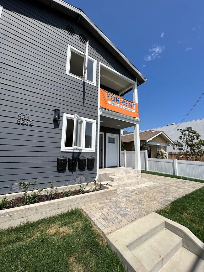521 S Mathews St in Los Angeles, CA - Building Photo - Building Photo