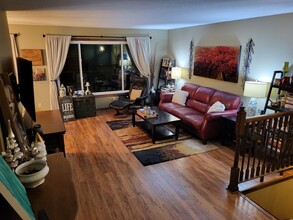 8460 Red Oak Dr in Mounds View, MN - Building Photo - Building Photo