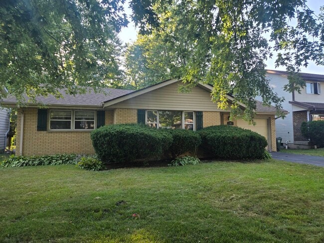 608 Deerpath Dr