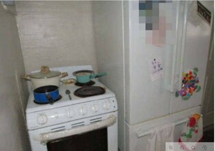 832 N Larch St, Unit apt 3 in Lansing, MI - Building Photo - Building Photo