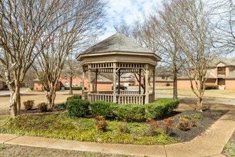 The Wyndham Apartments in Memphis, TN - Building Photo - Building Photo