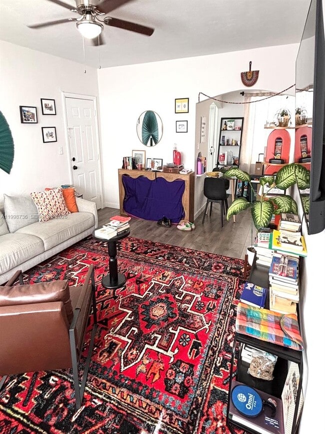 740 SW 7th St in Miami, FL - Building Photo - Building Photo