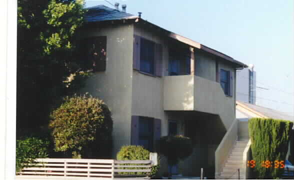 34-44 S Lotus Ave in Pasadena, CA - Building Photo