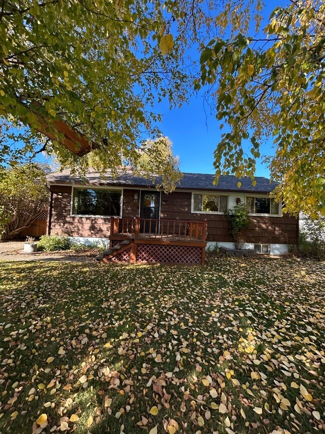 property at 41 W Evergreen Dr