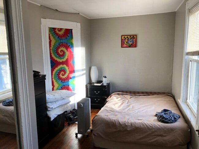 130 Fremont Ave, Unit 2L in Everett, MA - Foto de edificio - Building Photo