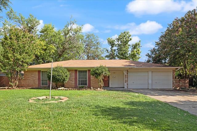 1003 Chamblee Ct in Arlington, TX - Building Photo