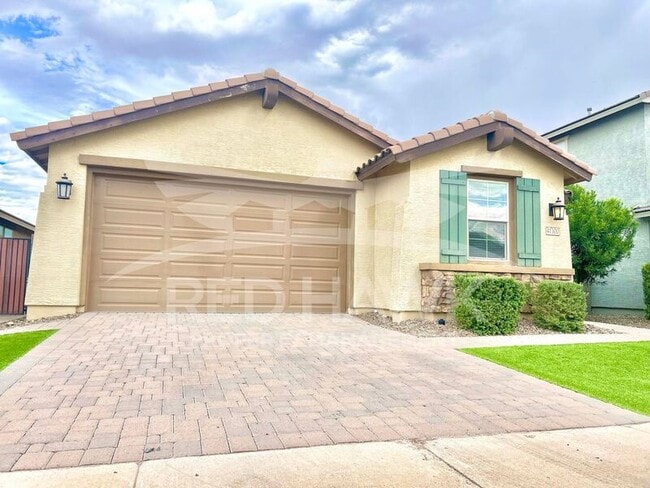property at 41300 W Palmyra Ln