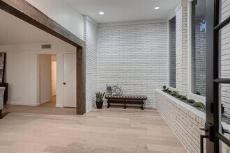 5325 Western Hills Dr in Austin, TX - Building Photo - Building Photo