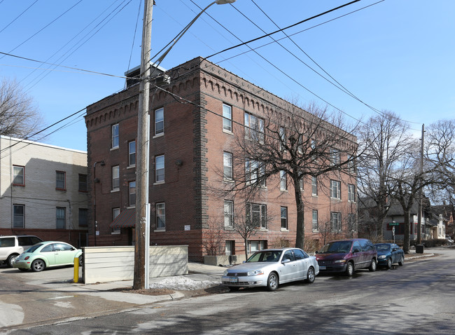 2124 Garfield Ave S in Minneapolis, MN - Building Photo - Building Photo