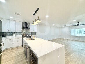 1725 W Mitchell Dr in Phoenix, AZ - Building Photo - Building Photo