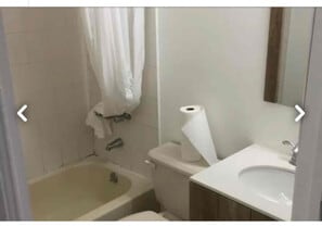 121 Woodcutters Ln in Staten Island, NY - Building Photo - Building Photo