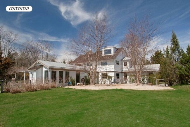 property at 2913 Montauk Hwy
