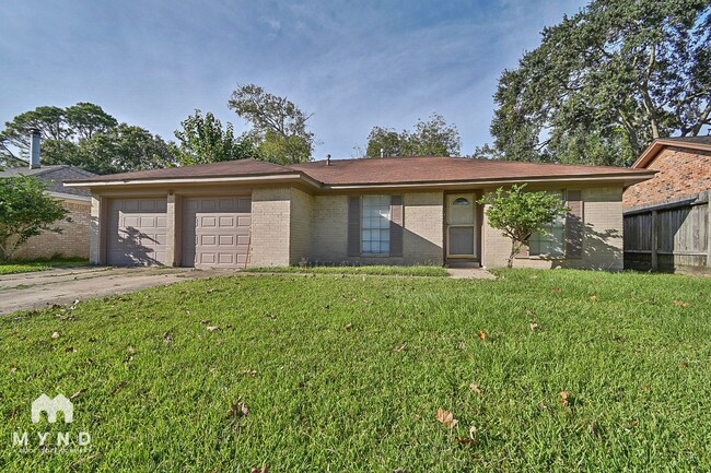 property at 712 Meadowglen Dr