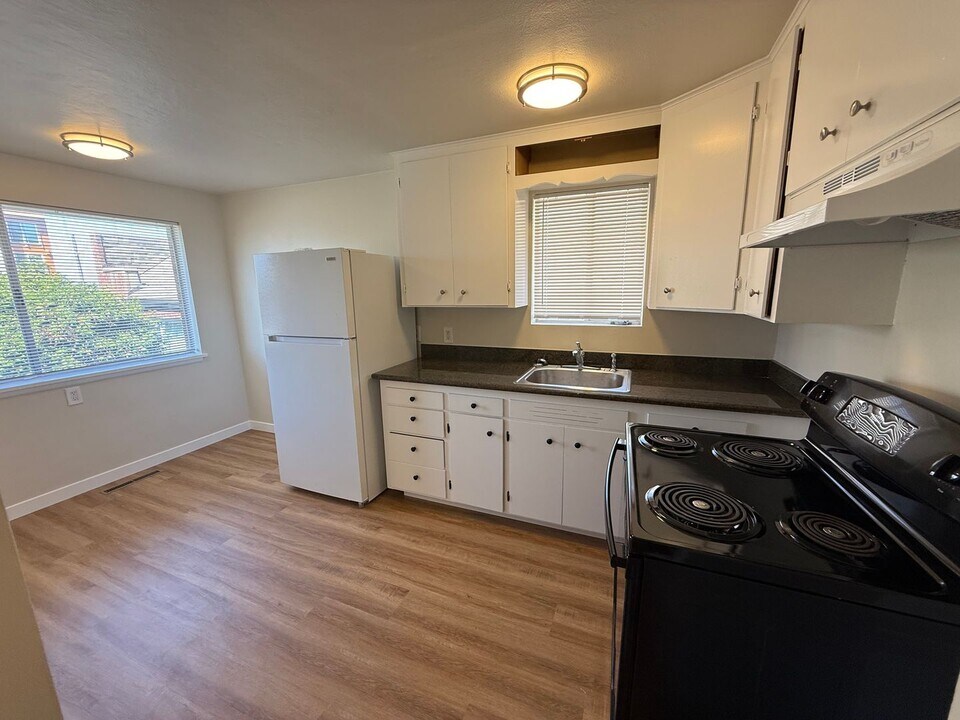 4362 15th Ave S in Seattle, WA - Building Photo