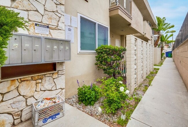 536 S Flower St in Inglewood, CA - Building Photo - Building Photo