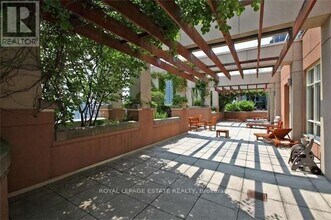 100 Hayden St in Toronto, ON - Building Photo - Building Photo