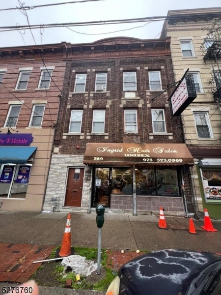 329 21st Ave in Paterson, NJ - Building Photo