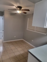 422 S 19th Ave in Maywood, IL - Foto de edificio - Building Photo