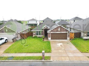 608 Olympic St in Edinburg, TX - Building Photo - Building Photo