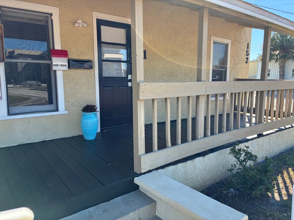 152 3rd St NW, Unit 1 in Largo, FL - Foto de edificio