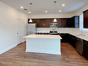 1009 Walden Woods Dr in Plant City, FL - Building Photo - Building Photo