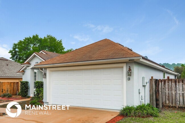 1556 Glen View St in Middleburg, FL - Foto de edificio - Building Photo