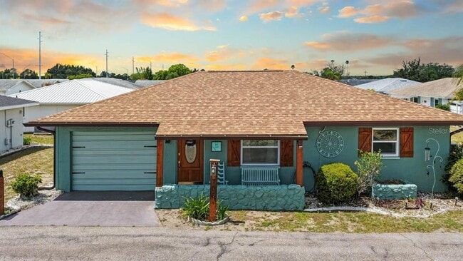 property at 706 W Brockton Pl