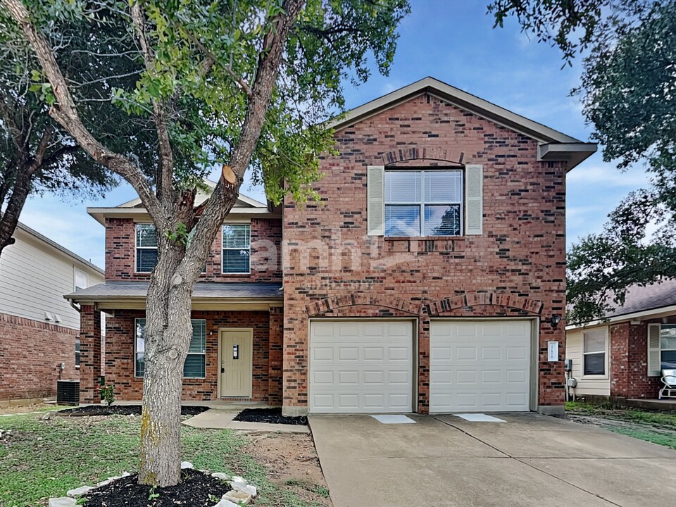 17829 Aleppo Pine in Elgin, TX - Foto de edificio