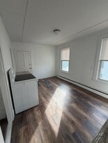 45 Elliott St in Beverly, MA - Building Photo