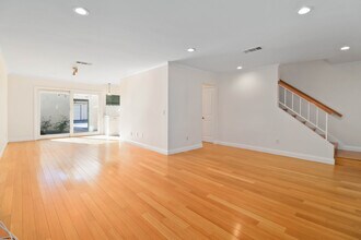 2770 Caminito Eldorado in Del Mar, CA - Foto de edificio - Building Photo