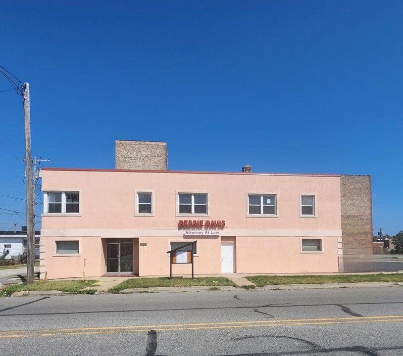 15 E 26th Ave in Gary, IN - Foto de edificio