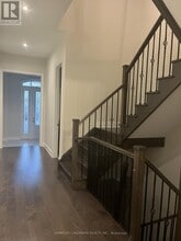 3068 Post Rd in Oakville, ON - Building Photo - Building Photo