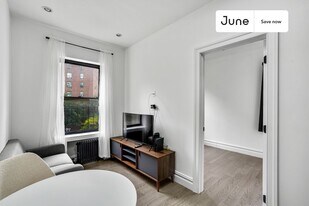 345 E 21st St in New York, NY - Building Photo