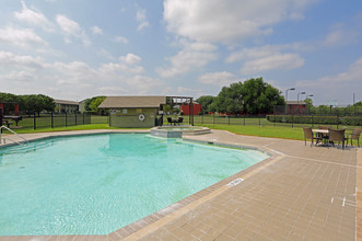 Circle @ 1800 in Waco, TX - Foto de edificio - Building Photo