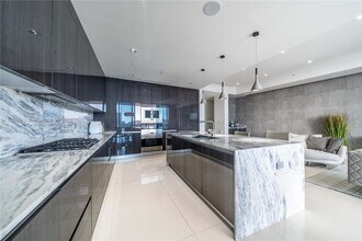 3300 NE 188th St, Unit # 710 in Aventura, FL - Building Photo - Building Photo