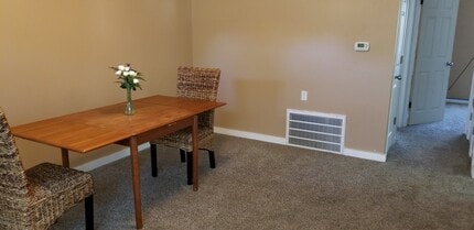904 Luster Ln in Des Moines, IA - Building Photo - Building Photo