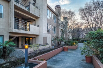 Adobe Hills in Fremont, CA - Foto de edificio - Building Photo