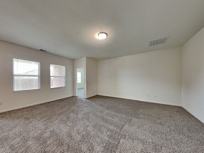 204 Gypsum Ln in Glenn Heights, TX - Building Photo - Building Photo