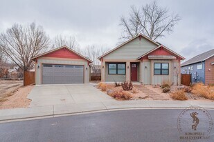 915 Caledonia Ct in Fruita, CO - Building Photo