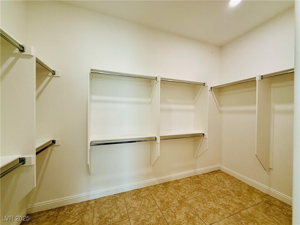 7404 Eggshell Dr in North Las Vegas, NV - Building Photo